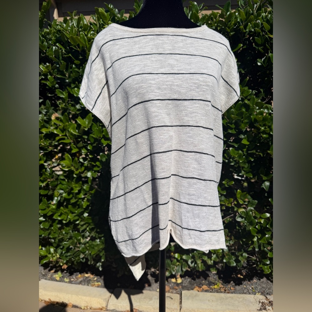 Eileen Fisher- Striped Textured Knit Top (Size XS) in Gray & Black!